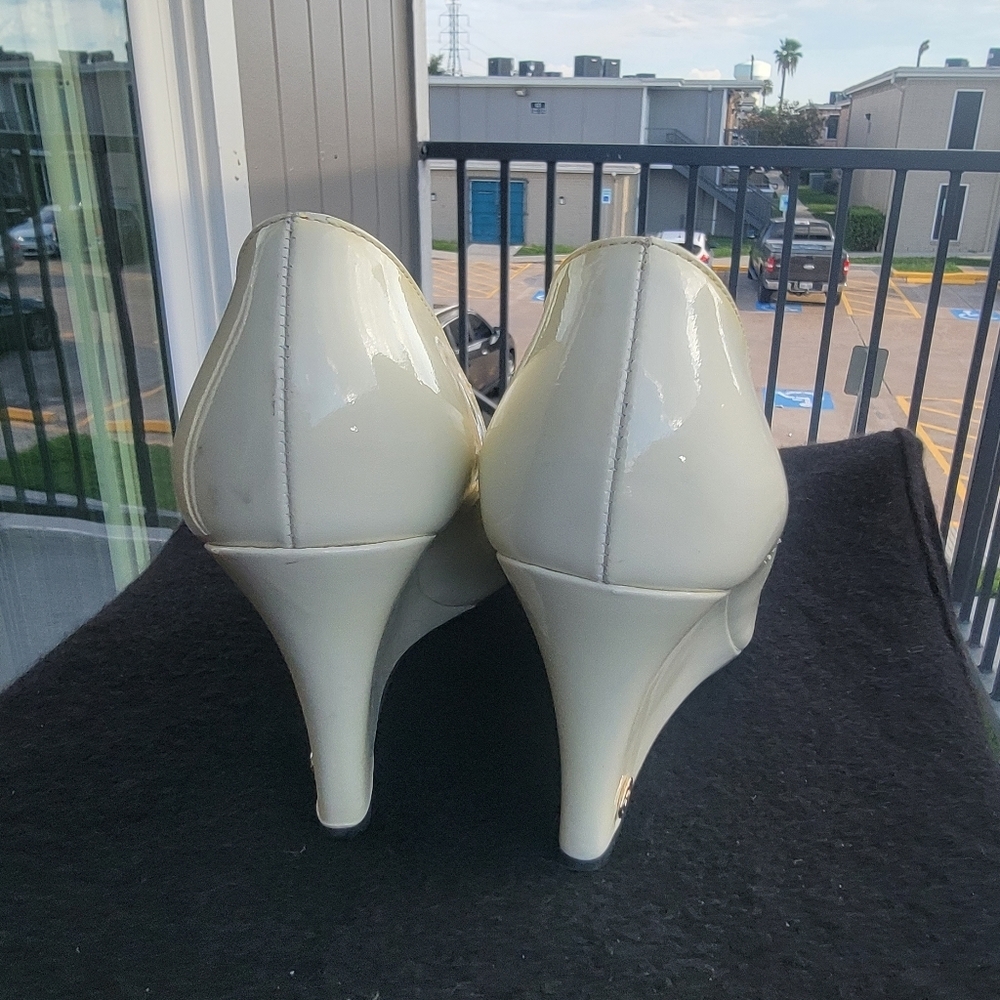 GUCCI Patent Leather Wedge Shoes size 8 - Picture 4 of 16
